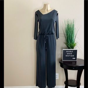NWT. CHICO'S | Gray Travelers Cut Out Shoulder Pocket Jumpsuit Sz 0 (Sm 4/6)